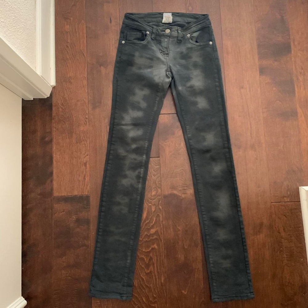 Grey bleached jeans